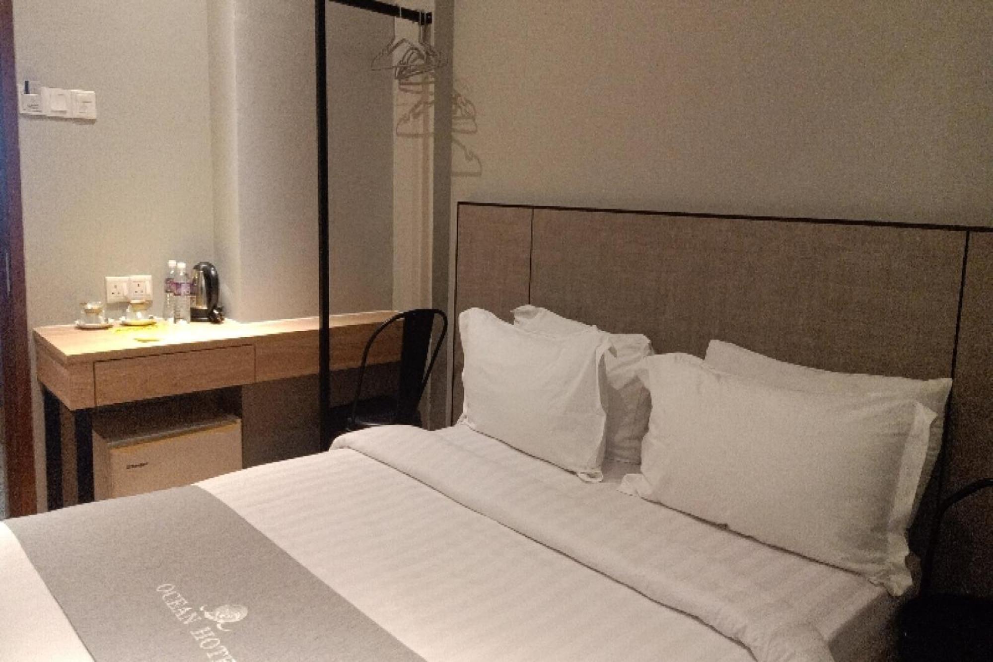 Oyo 90411 Perdana Hotel Λαμπουάν Εξωτερικό φωτογραφία